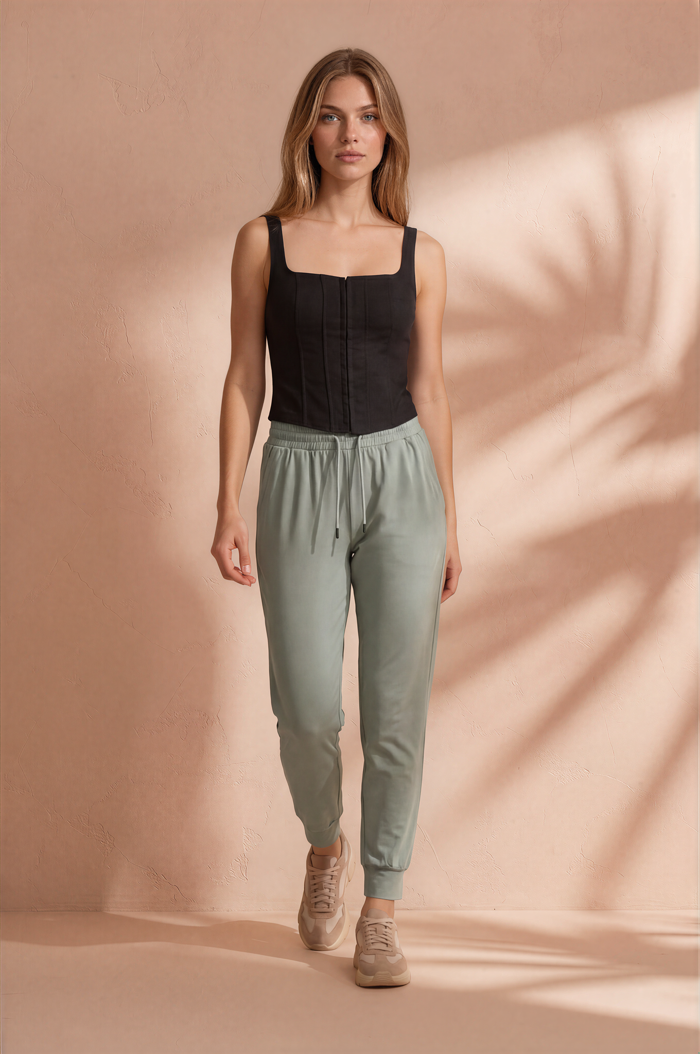 Aero women' performance woven Jogger